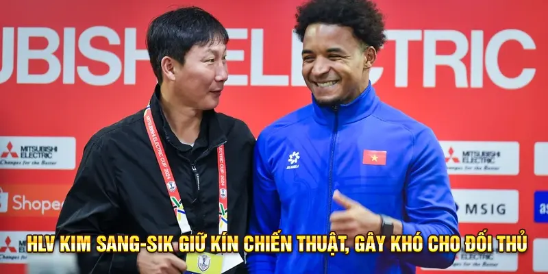 HLV Kim Sang-sik với chiến thuật khép kín