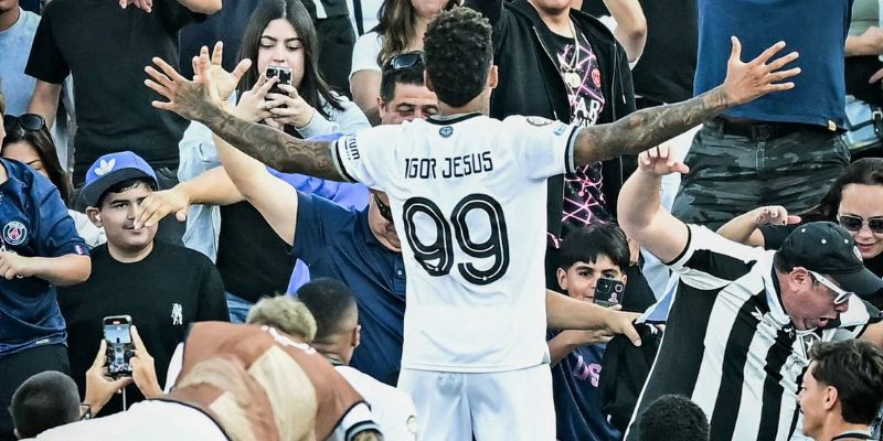 Igor Jesus ăn mừng sau khi ghi bàn duy nhất trận PSG đấu với Botafogo