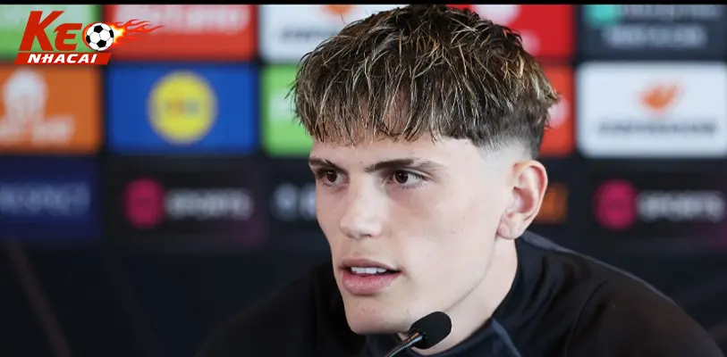 Garnacho không dự tour du đấu, tương lai tại MU bất định